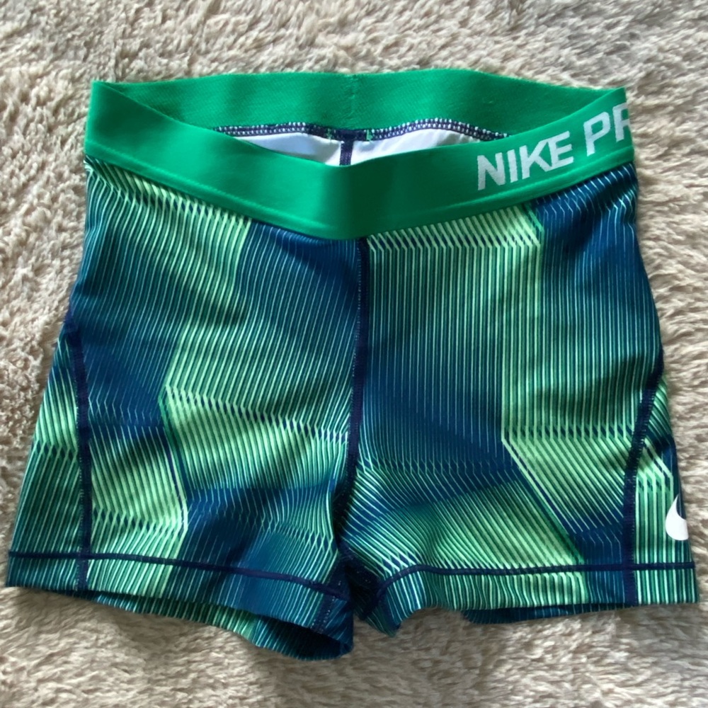 Women’s Nike Pro Dri-fit shorts
